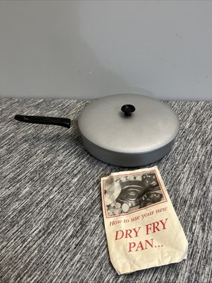 Vtg NEW Dry Fry Pan Non Stick Surface Healthy Cooking NOS