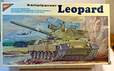 NICHIMO  1/35 Kampfpanzer Leopard Motorized Model Kit (Made in Japan) - COMPLETE