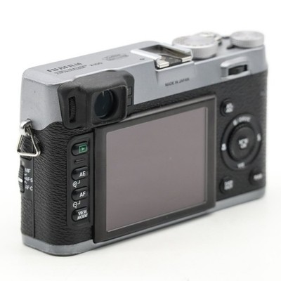 富士フイルムFain Pix X100 シルバー FinePix 富士フィルム Fujifilm X100 シルバー デジタルカメラ
