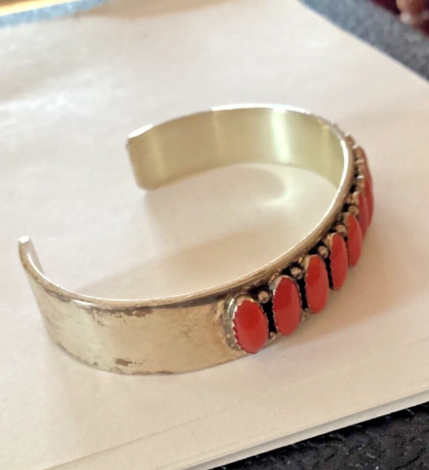 PULSERA BRAZALETE DANIEL MIKE PLATA ESTERLINA CORAL FIRMADO ZUNI NATIVO AMERICANO Foto 2 de 4
