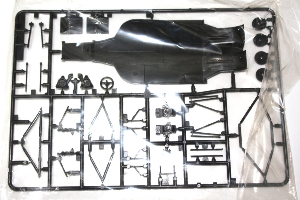 LOLA T89/50 MUGEN F3000 1/24 MODELER‘S Modeler's 1/24 Marlboro LOLA T89/50 Mugen F3000 KIT | eBay