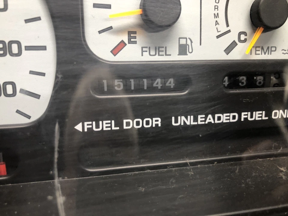 1999 2000 Nissan Quest SE Instrument Speedometer Gauge Cluster - Image 3 of 4