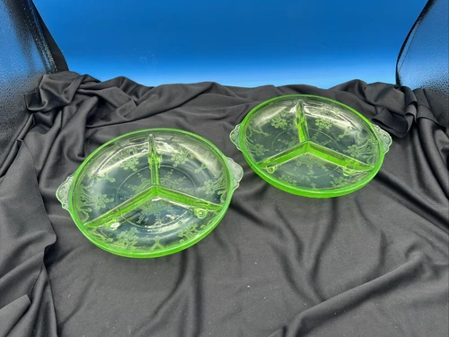 Vintage Princess Green Depression Uranium/Vaseline Glass Divided Plate, Footed
