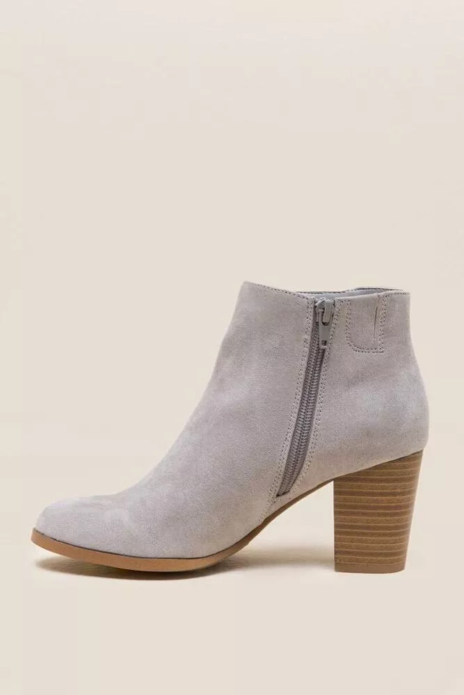 Fergalicious cashen ruffle ankle best sale boot