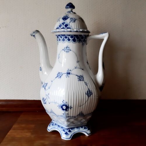 Large Hexagonal Coffee Pot BLUE FLUTED FULL LACE # 1-1202 Royal Copenhagen 1964 - Picture 1 of 16