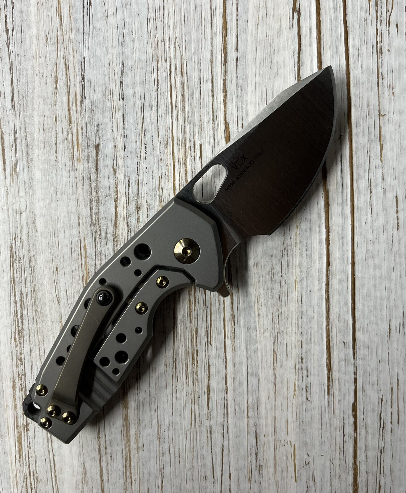 FOX KNIVES Suru Frame Lock Black Carbon Fiber M390 Stainless Pocket