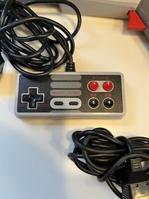 Nintendo Zapper 1985 Original Duck Hunt Gun NES-005 Gray #1& Original Controller