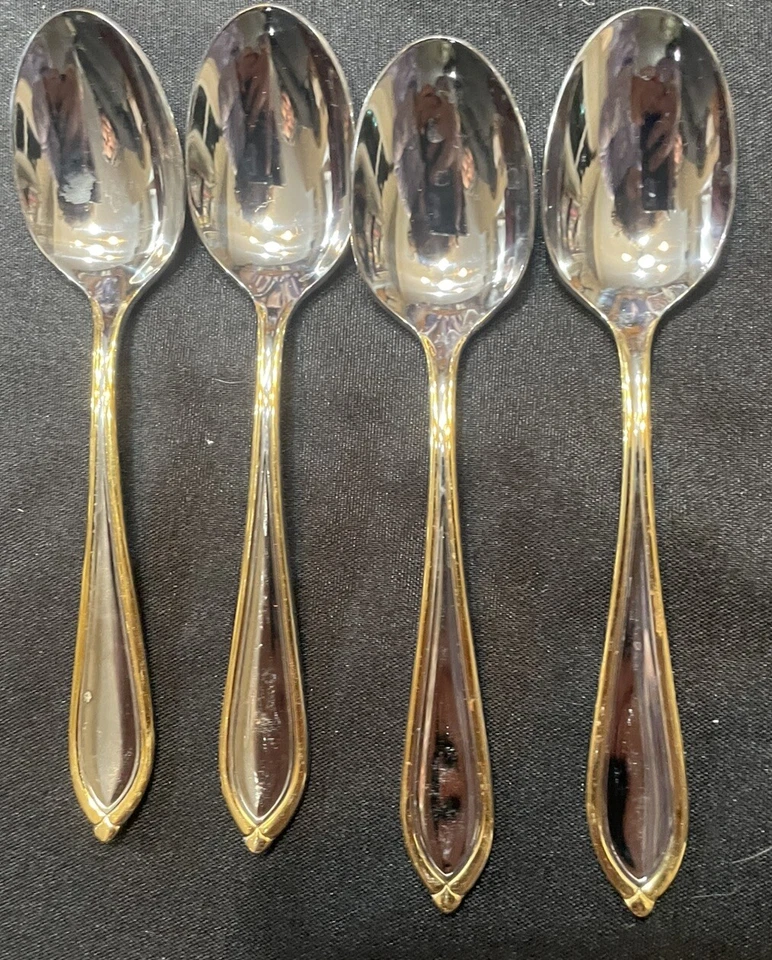 YAMAZAKI Ariana Oro 20 Piezas Servicio Para 4. Ajustes de lugar de 5 piezas. Usado en excelente estado Foto 2 de 4