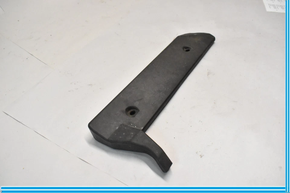 Right Valve Cover Spark Plug Trim Cover | Fits 92 93 Mercedes Benz 500SEL - Image 3 of 4