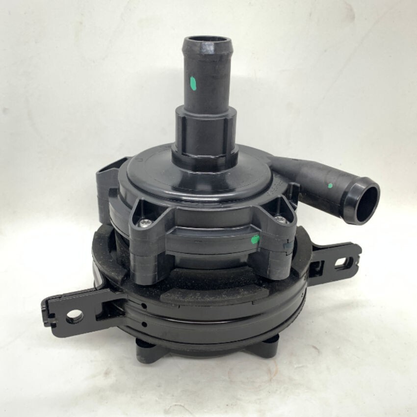 13597901 22870917 13579713 Engine Coolant Water Pump Fit For