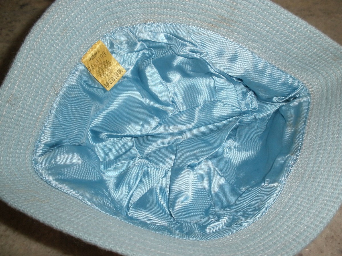 Vintage‎ Blue Feather Hat Union Made In USA Vintage 1960s Blue Velvet and Feather Hat With Netting Union  main image 2