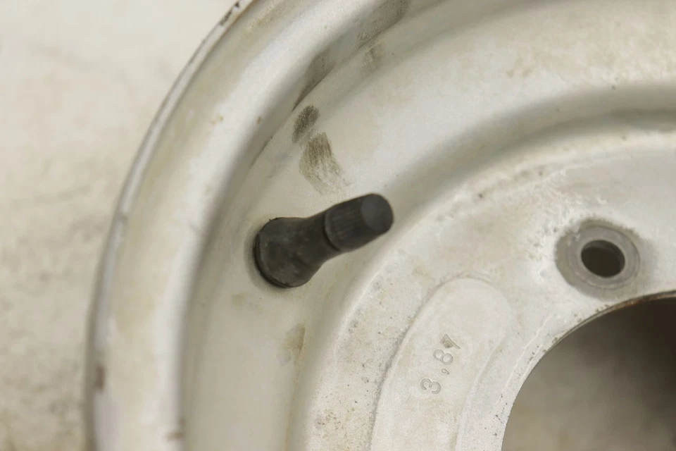 Rueda delantera Yamaha Terra Pro 350 88 2NL-25180-00-35 #1 50662 Foto 2 de 4