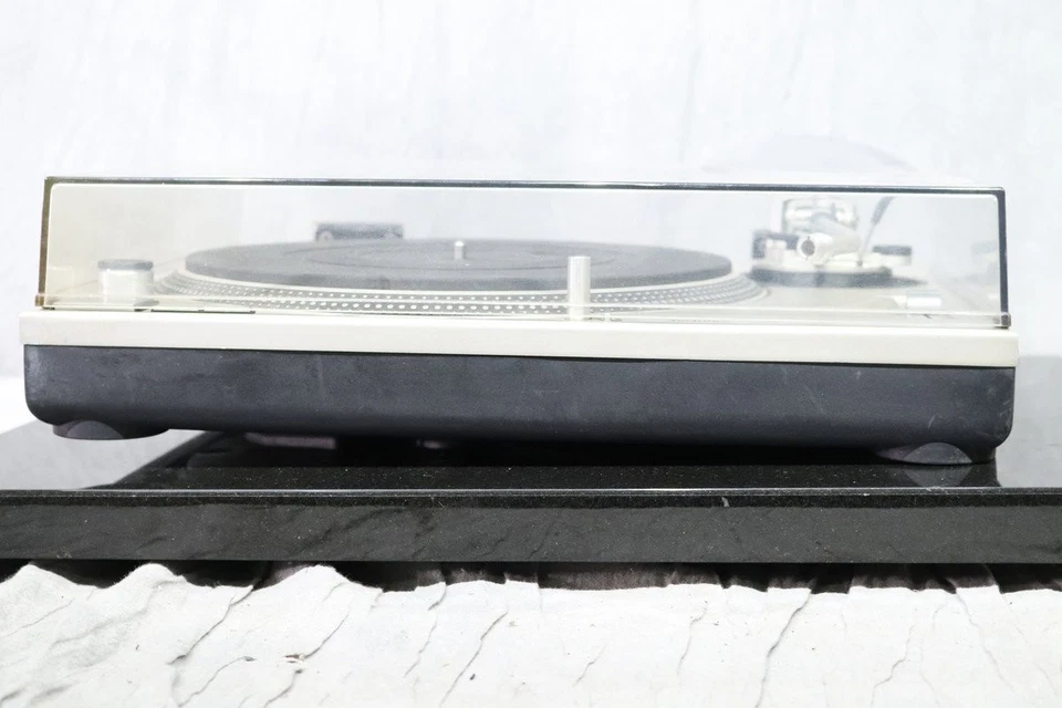 Tocadiscos Technics SL-1200MK2 blanco plateado accionamiento directo DJ muy buen estado. Foto 3 de 4