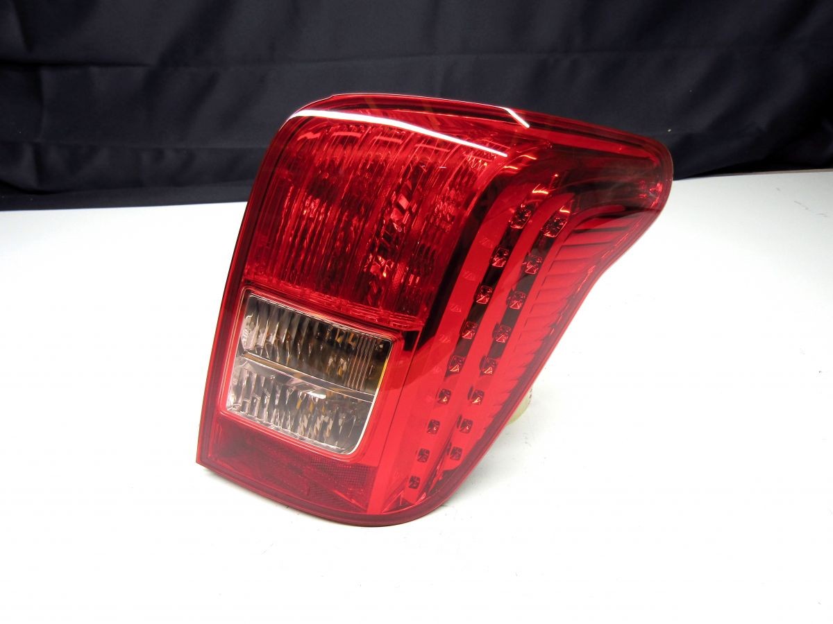 Toyota Corolla Fielder Tail Light Lamp Right NZE141 NZE144 ZRE142