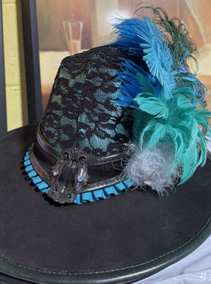 Blonde Swan Witchy Poo Witch Hat Size 26 Regular Teal Black Lace Plume NWOT