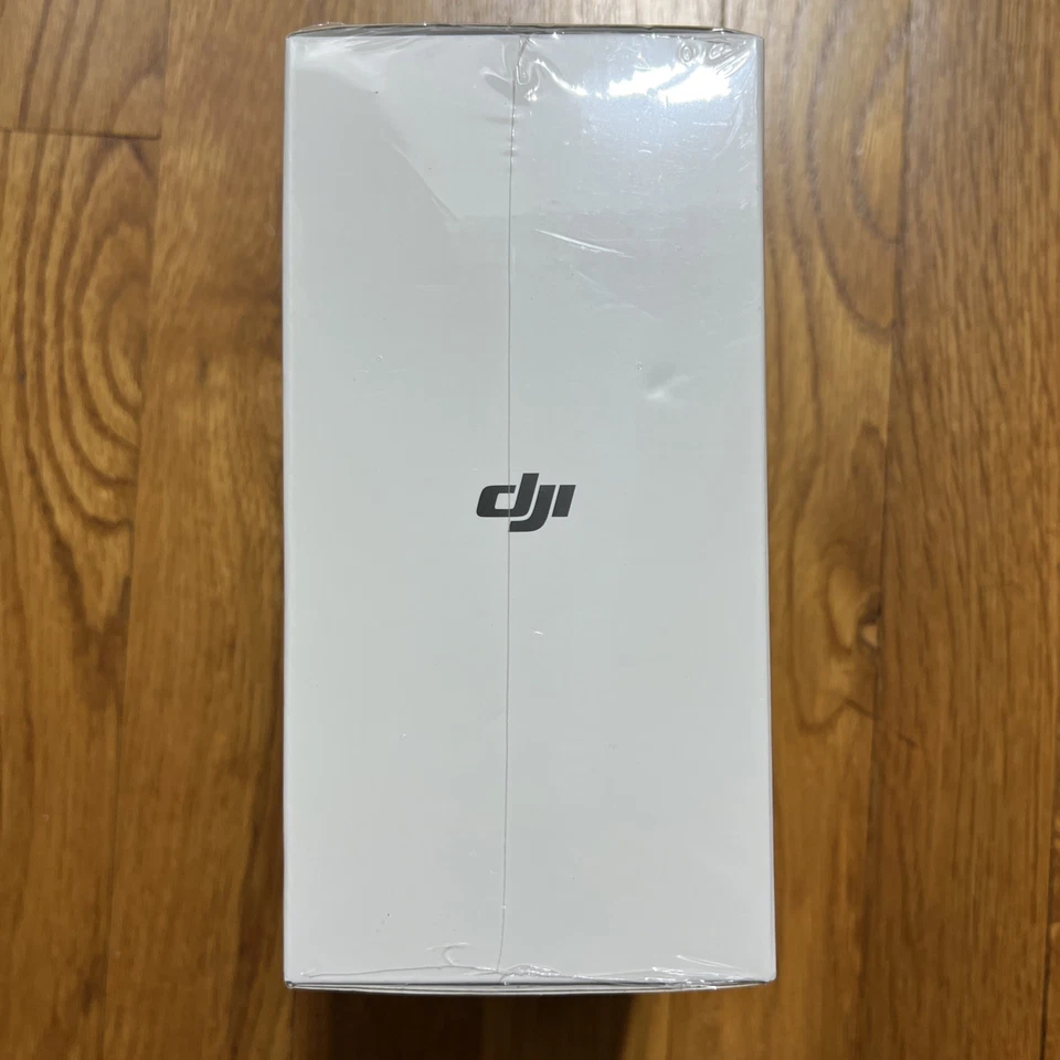 NUEVO DJI Osmo Pocket 3 Creator Combo Cámara 4K 3 Ejes Cardán Micrófono Trípode Foto 4 de 4