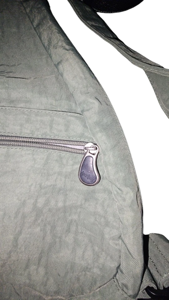 Bolso de Mano Ameribag 17" Saludable Nailon Envejecido (Pequeño) Verde  Foto 3 de 4