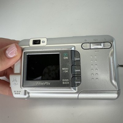 Vintage Fujifilm FinePix A340 Digital Camera 4.0 MP 3x Zoom