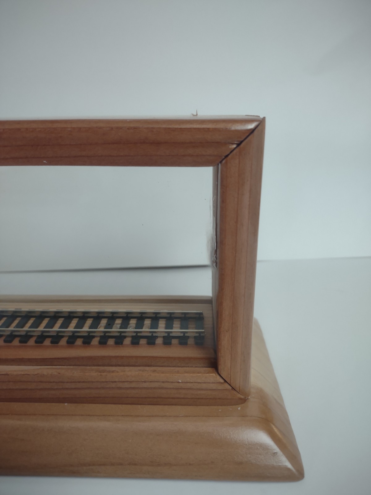 Model Trains Display Case HO Scale. Two Tone Red Wood.