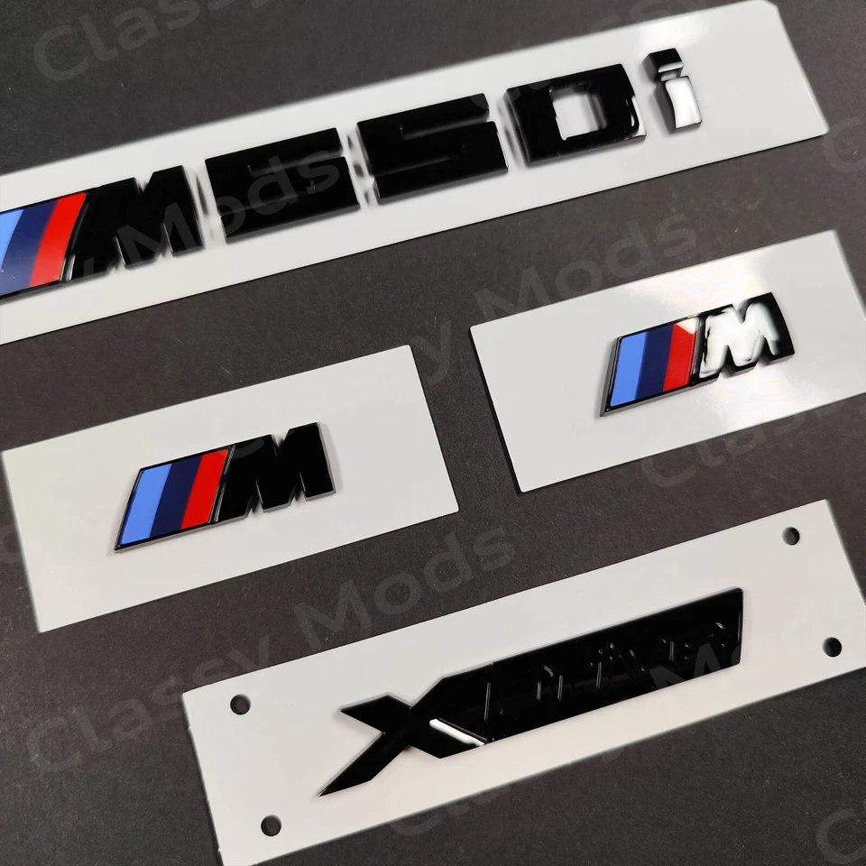 Juego de insignias negras brillantes M550i xDrive para emblema BMW M Power Foto 2 de 4
