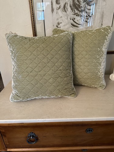 Bella Notte Silk Velvet Quilted Throw Pillow Set of 2! in SAND NEW W/ TAGS! - Picture 2 of 13