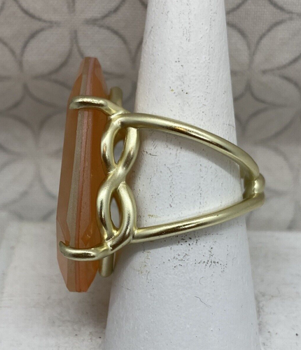 Kendra Scott Macie Cocktail Ring Warm Peach Light Orange Mother of pearl 7.5 - Picture 2 of 13