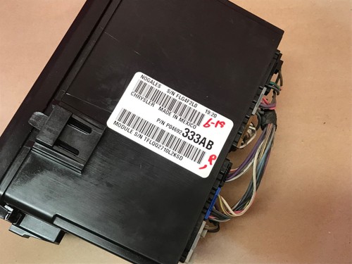 10-12 Caliber Patriot Fuse Relay Box Integrated Power Module TIPM P04692333AB - Picture 3 of 6