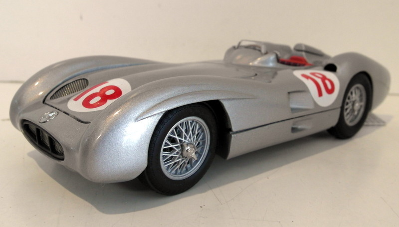 CMC メルセデス　ベンツ　Mercedes Benz W196R シーエムシー CMC 1/18 Mercedes-Benz W196R 1954/55 Streamliner body | eBay