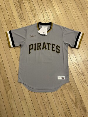 Medium- NIKE Roberto Clemente Pittsburgh Pirates Cooperstown