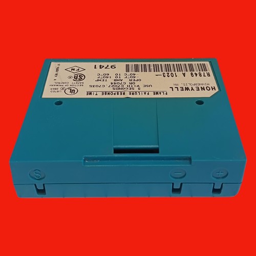 Honeywell Ultraviolet Flame Amplifier R7849A1023 - Picture 2 of 4