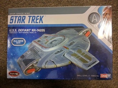 Star Trek USS Defiant NX 74205 Polar Lights Model Kit 1/1000 Deep Space Nine DS9
