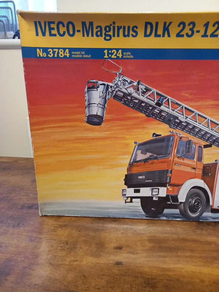 ITALERI No 3784 Iveco-Magirus DLK 24-12 Fire Ladder Truck Model Kit 1/24 - Image 2 of 4