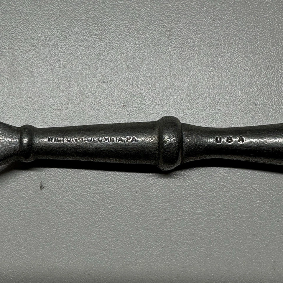 De colección Wilton Columbia PA EE. UU. Grande Armetale Peltre Skimmer Cuchara Tenedor Pinzas Foto 2 de 4