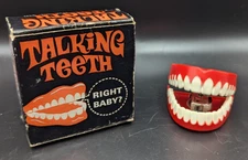 FISHLOVE & CO #618 TALKING CHATTERING WIND-UP TOY TEETH 1970 W/ORIGINAL BOX WORK