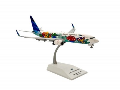 JC Wings Boeing 737-800 Garuda Indonesia ''Pokemon'' PK-GMU 1:200 Modellflugzeug