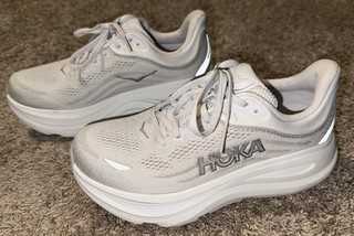Zapatos para correr Hoka Bondi 9 para mujer talla 7 5 2E extra anchos plateados Stardust