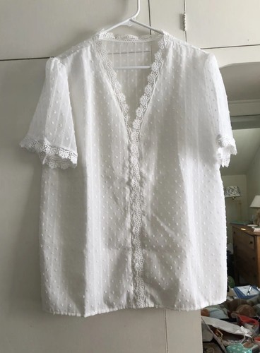 Sommer Damen einfarbig tief V-Ausschnitt Spitze kurzärmelig lose Freizeitbluse Top MEDIUM - Bild 4 von 11