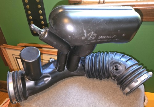 Genuine Mopar Clean Air Hose 4627065ad - Picture 2 of 2