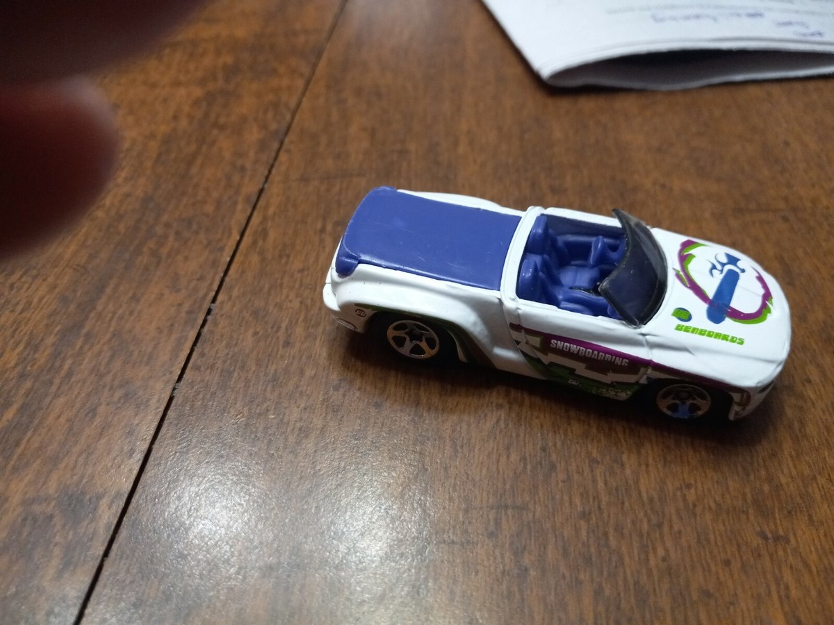 Hot Wheels White Dodge Sidewinder 1:64 Scale Diecast Toy Car Model