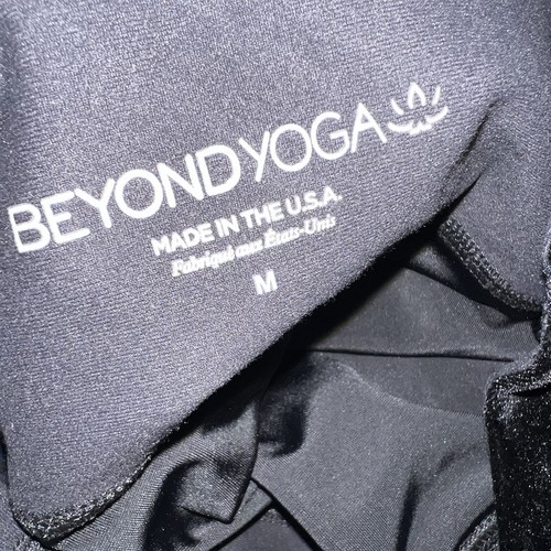 Beyond Yoga Black Velvet Motion Hi-Waist Midi Legging Size Medium Women's - Picture 3 of 7
