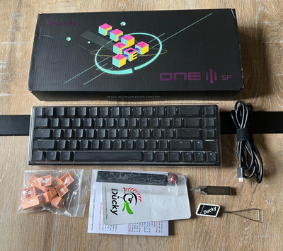 Ducky One 3 SF Black Hotswap RGB Cherry MX Brown - Extra key caps