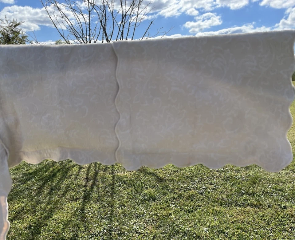 Fieldcrest Cannon Cream Matelasse Bedspread Qn 84”x96” Matching 2 Shams Portugal - Image 2 of 4