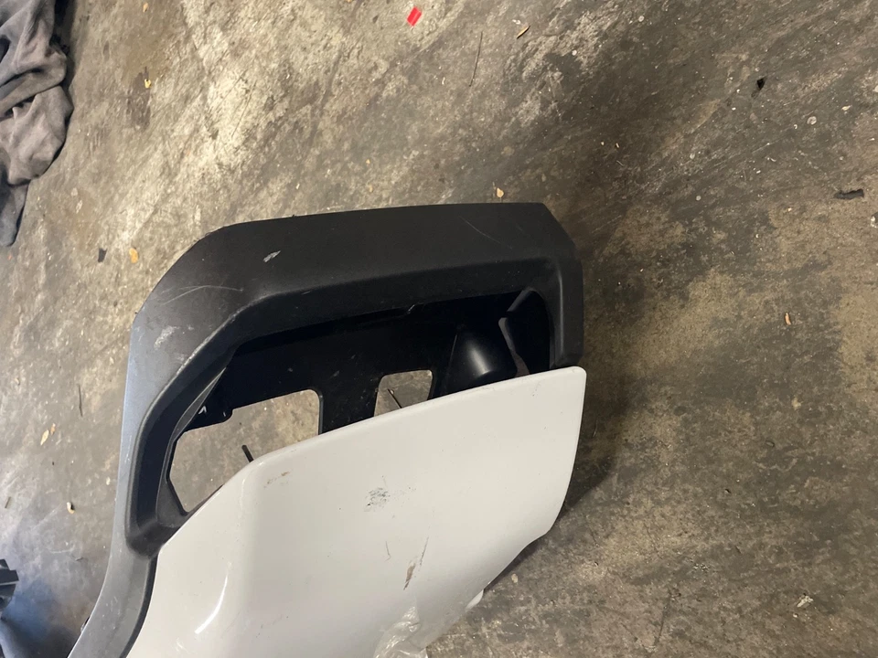 Jeep Wrangler JK 2018-2024 fabricante de equipos originales rueda de gladiador moldura de acampanada FL 6CE67TZZAH Foto 4 de 4