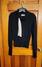 Vintage Vanessa Women's Black& White Sweater 70% Lambswool/ 20% Angora, Size M