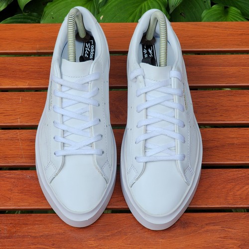 Adidas Sleek Super Womens Size 7.5 White Gold Athletic Leather Shoes Sneakers - Picture 4 of 9