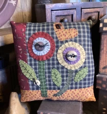 Primitive Flowers Heart Wool Felt Bowl Filler Pillow Tuck THREADBARE PRIMITIVES