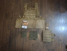Blackhawk RRV Rhodesian Lightweight Chest Rig, Mag Pouches Coyote OD 