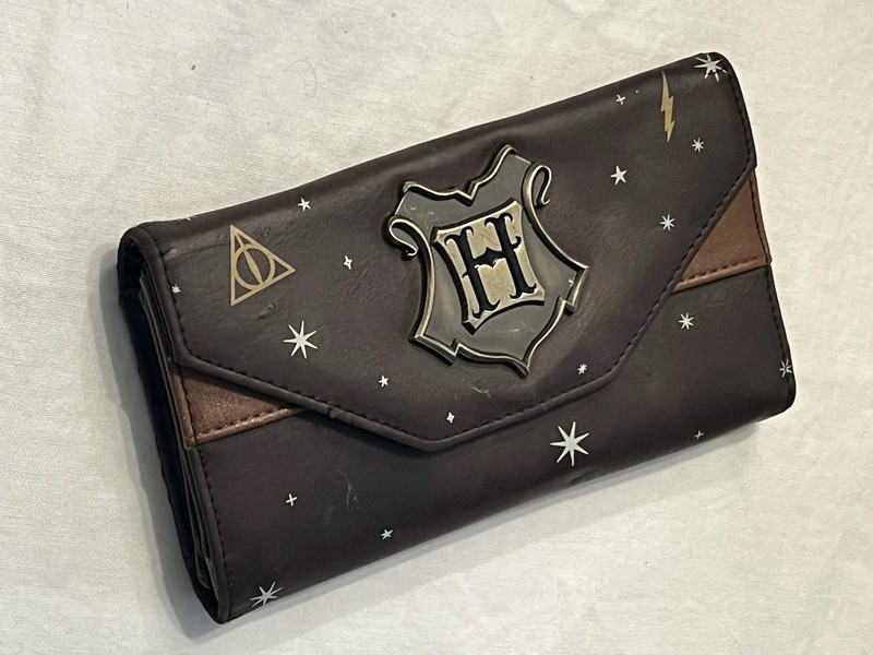 Harry Potter Hogwarts Metal Crest Foldover Flap Wallet Satchel Clutch Purse