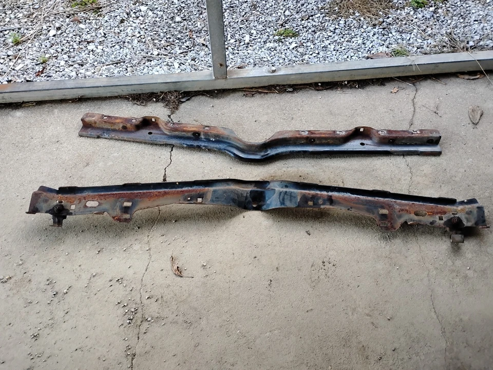 1968 1969 Pontiac Lemans Tempest Original GM Front Bumper Mounting Brackets Foto 2 de 2