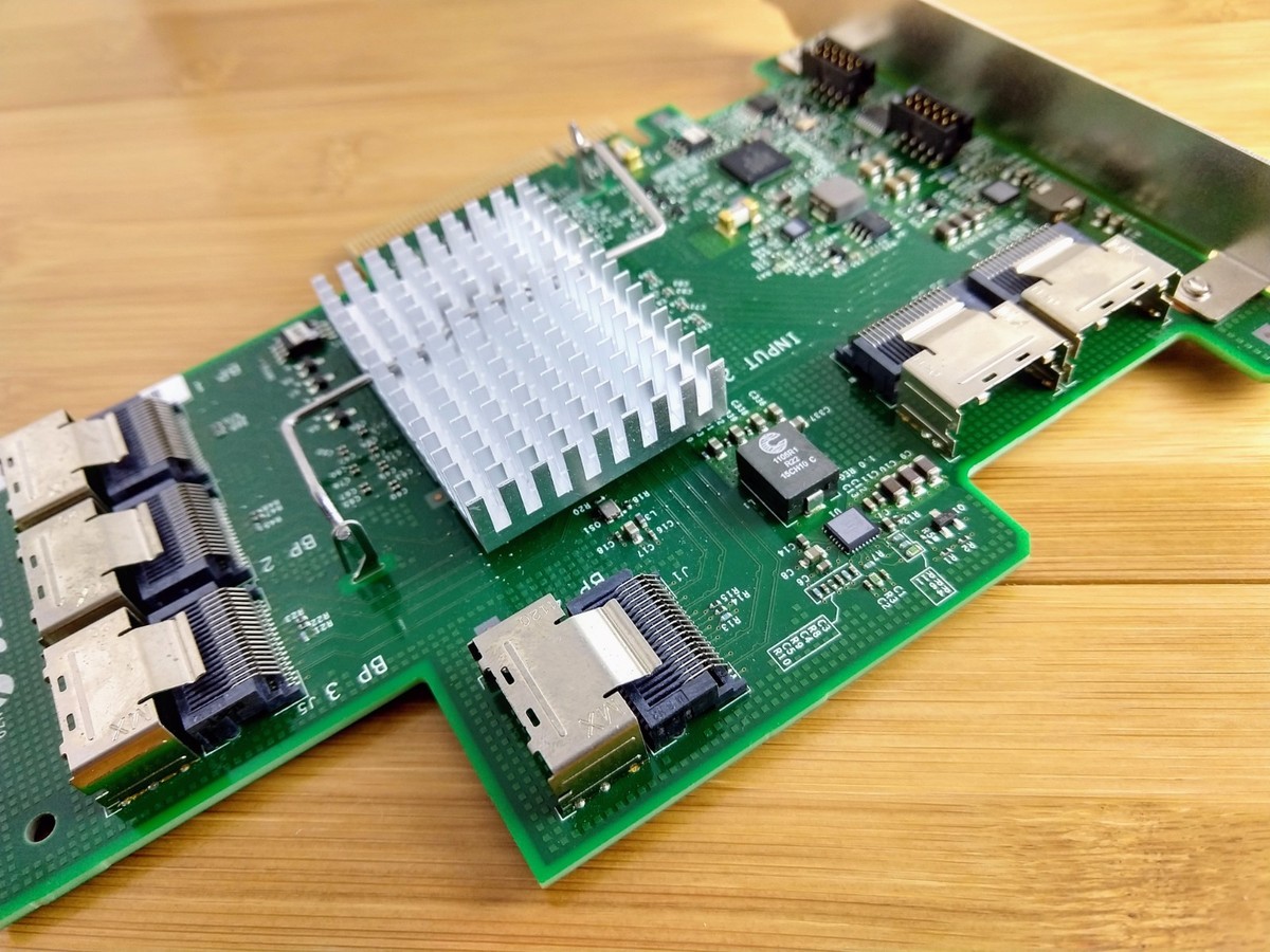 IBM ServeRAID 24-Port 6Gbps SAS-2 SATA Expansion Adapter